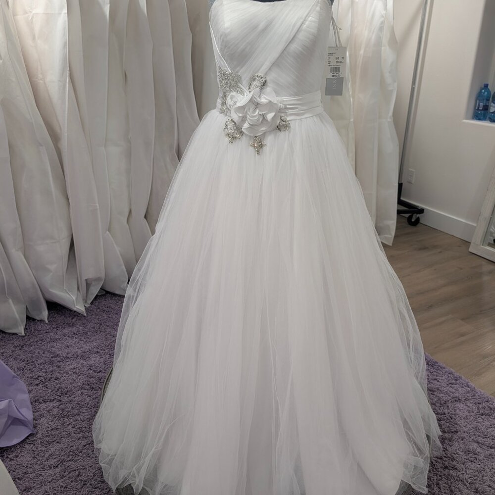 Oleg Cassini (CWG322) Ballgown size 6